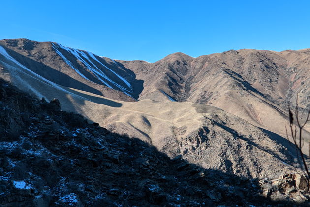 Виды Хайкинг-тур к водопаду Большой Шимбулак: река Узун Каргалы