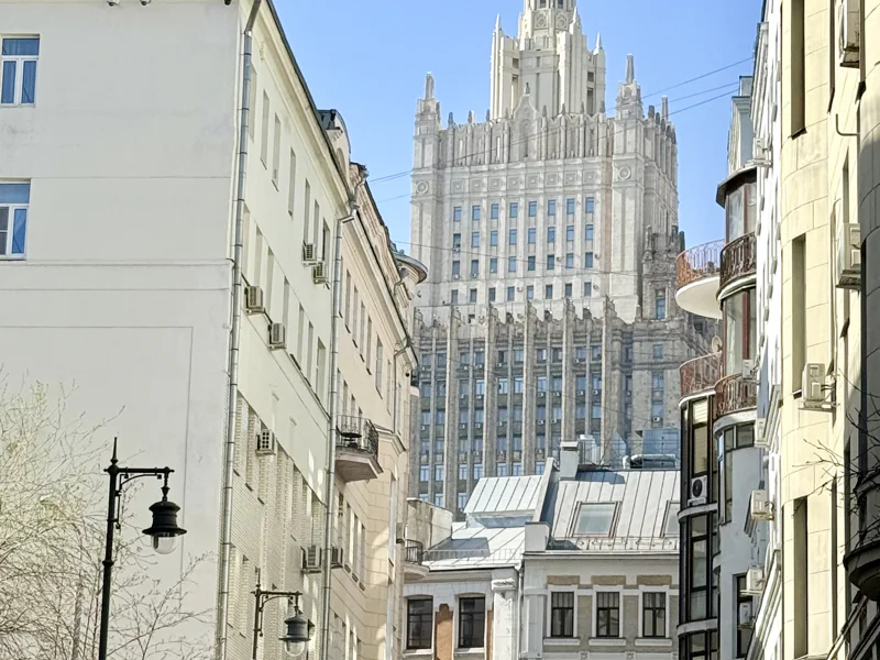 Арбат сквозь столетия — факт или фейк? — экскурсия в мини-группе — фото 2, Москва | Покатаем