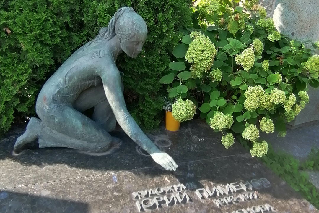 Новодевичье кладбище и прогулка вдоль стен монастыря — фото 2