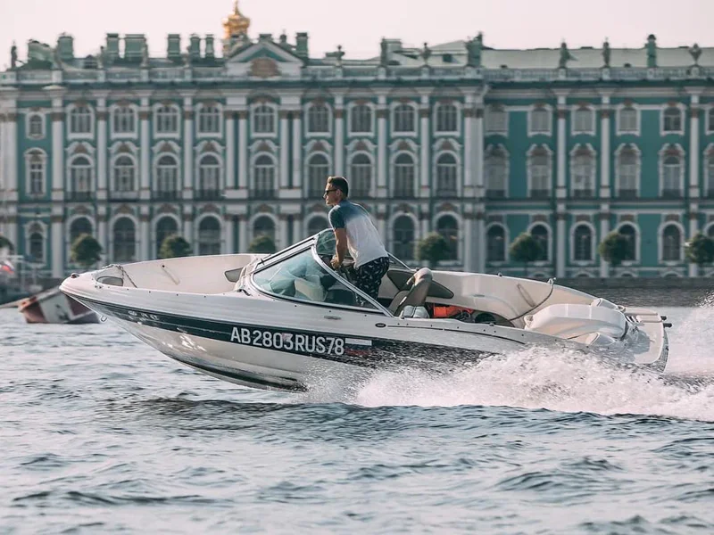 VIP-прогулка на катере по лучшим видам Петербурга — фото 4, Санкт-Петербург | Покатаем