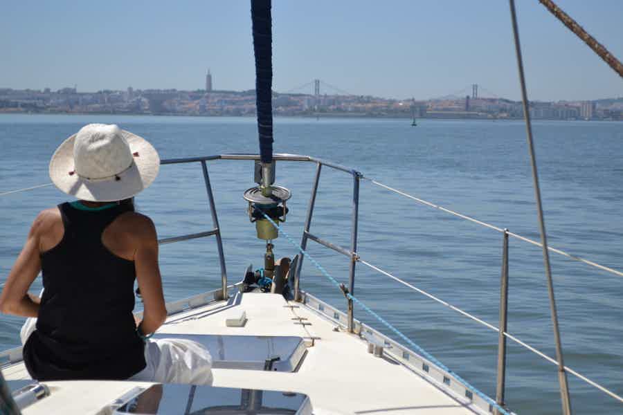 Lisbon: Private Sunset Sailing Tour with Champagne - photo 2