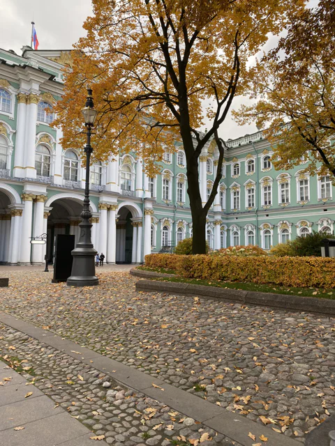 Эрмитаж — только крысы и мы!