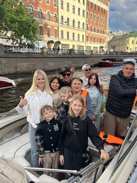 VIP-прогулка на катере в Санкт-Петербурге - фото 5