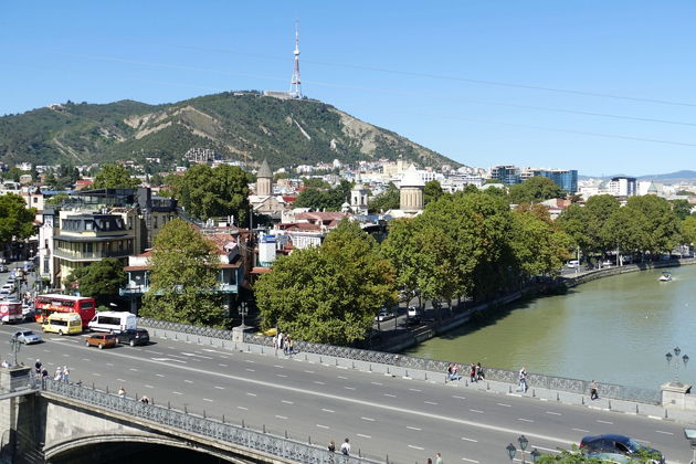 Виды Трансфер из аэропорта Тбилиси