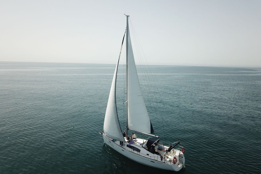 Морская прогулка на яхте с купанием в Адлере Сириус — фото 3