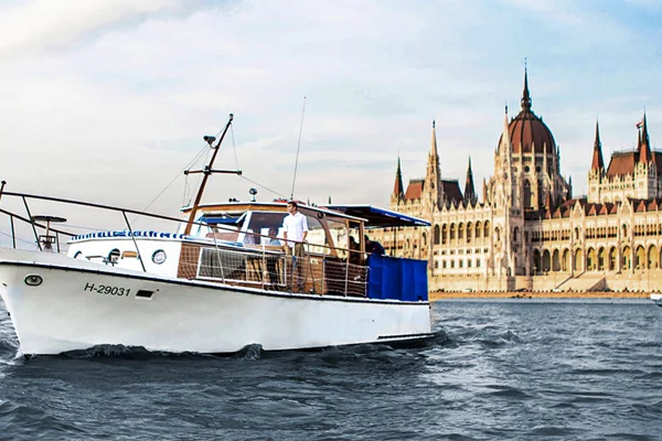 Private cruise on Danube — photo 6, Budapest | Pokataem