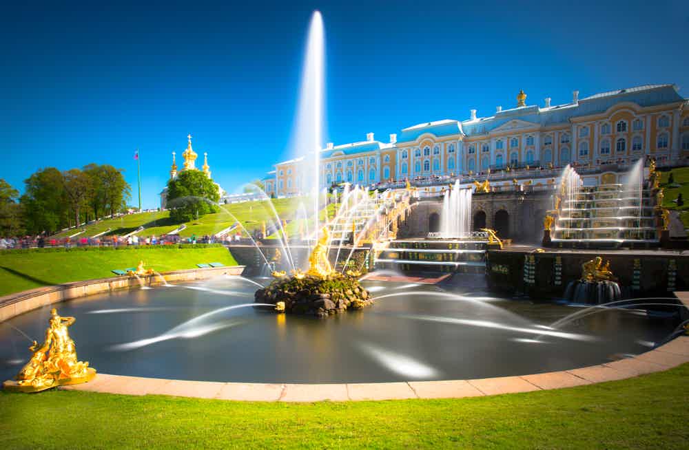 Праздник открытия фонтанов в Петергофе