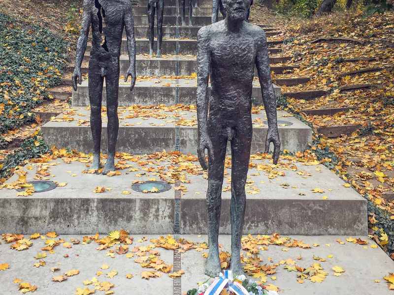 Арт-Прага: уличное искусство, арт-кафе и галереи Малой Страны — фото 4, Прага | Покатаем