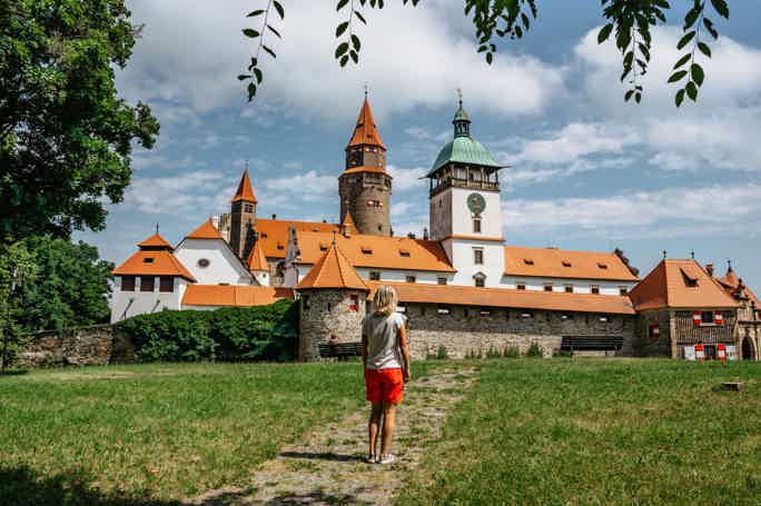 Fairytale Bouzov Castle and Javoricko Caves Hiking tour from Prague