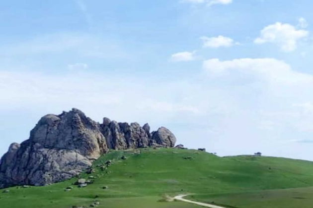 День контрастов: розовое озеро, земной Марс и рыбный обед