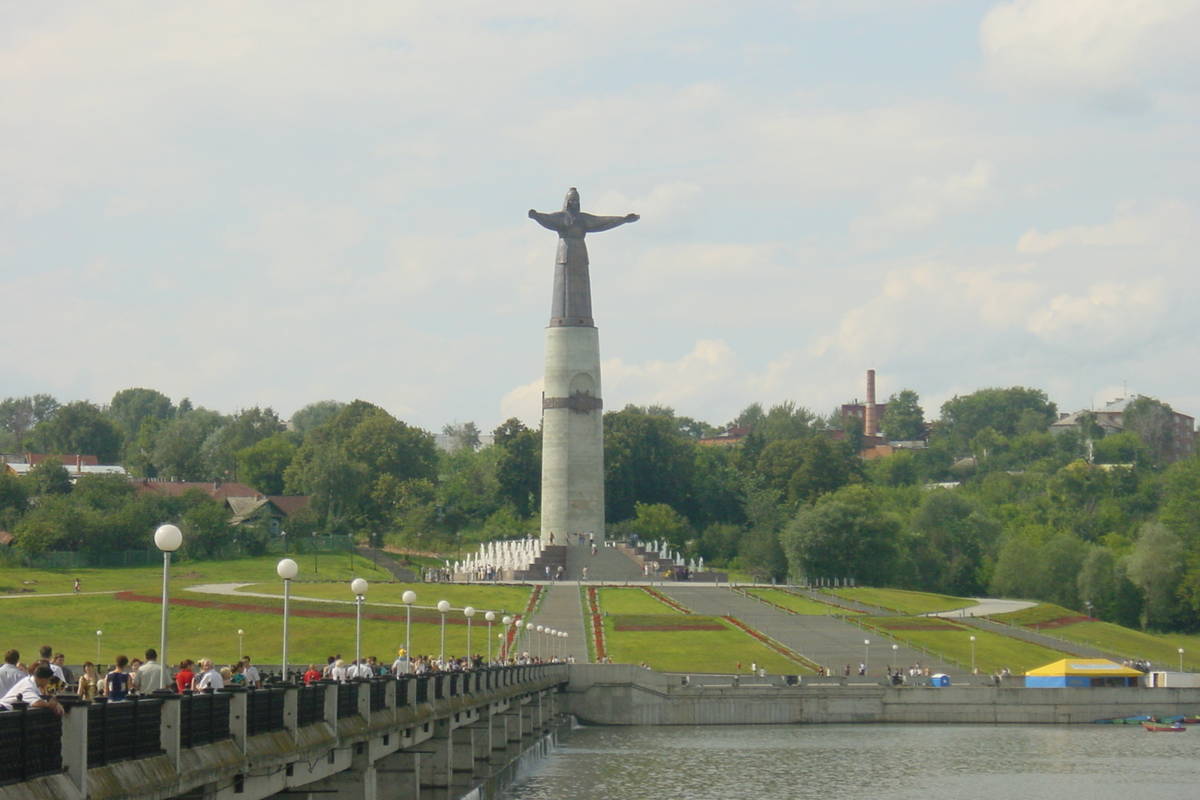 Монумент Матери