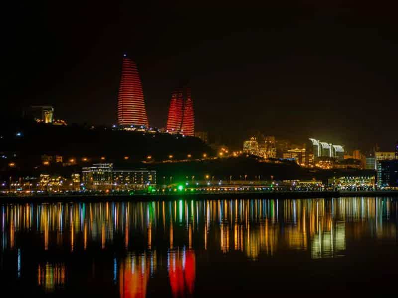 Ночная прогулка по Баку и чаепитие на высоте птичьего полета - фото 1