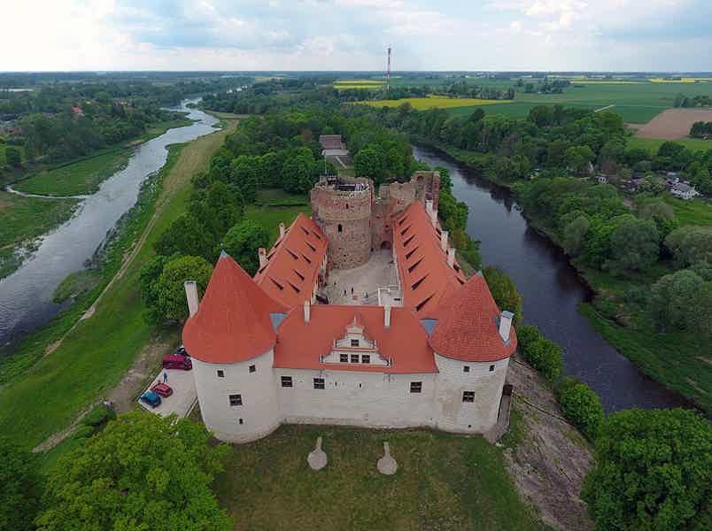 Дворцы и замки Курляндского и Земгальского герцогства - фото 1