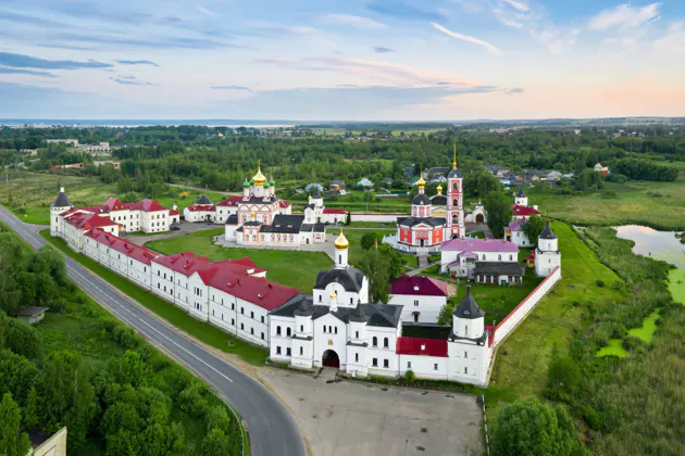 Святыни Ростова: четыре главных монастыря на транспорте туристов