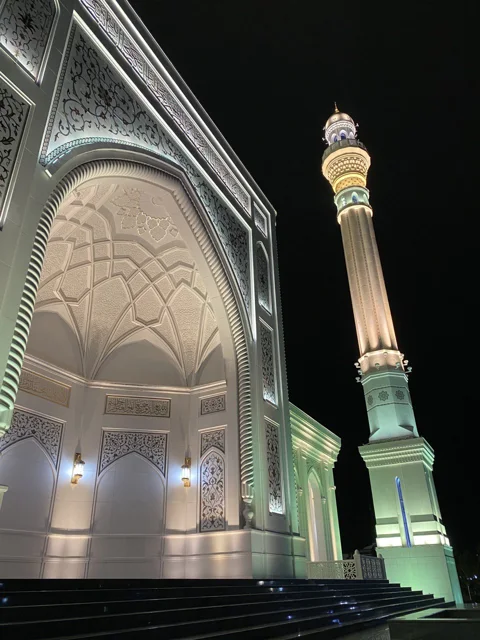 Огни вечерних мечетей Чечни