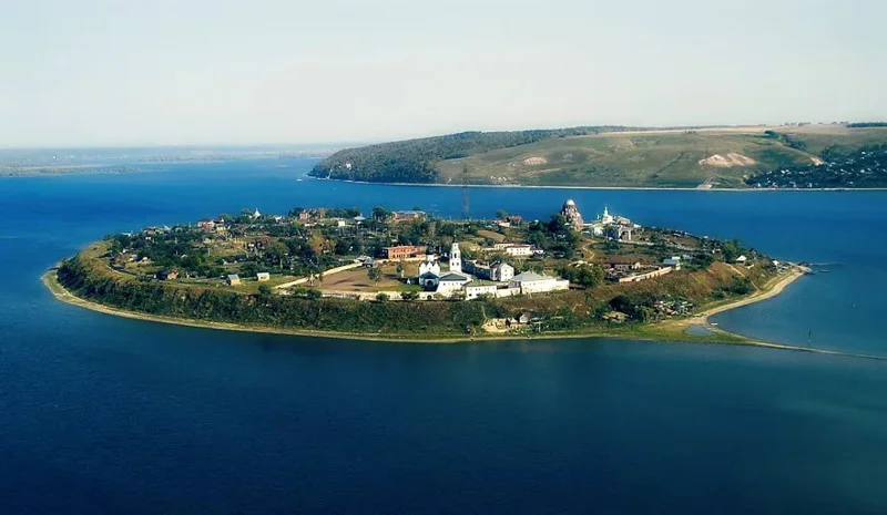 Форпост Ивана Грозного — остров-град Свияжск — фото 1