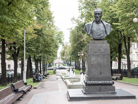 Бюст Ф.Э.Дзержинскому