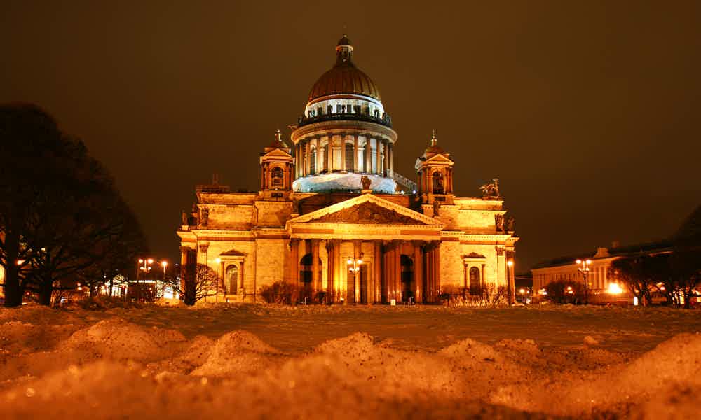 В свете фонарей: экскурсия по вечернему Петербургу - фото 1