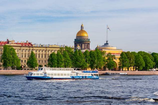 Фото к экскурсии Прогулка на каютном катере по рекам и каналам Петербурга