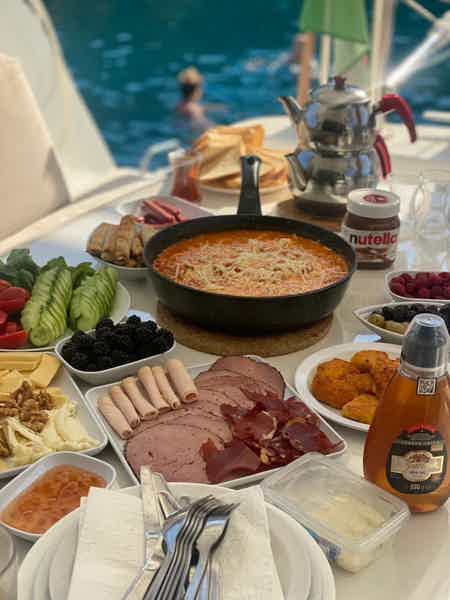 Круиз на парусной яхте большой компанией (на Гюлете из Гёчека) - фото 1