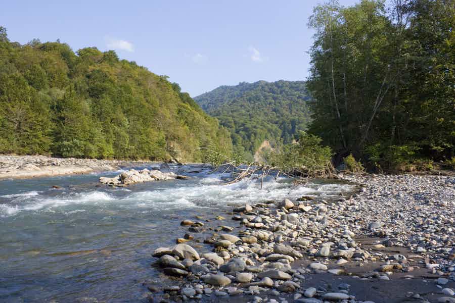 Прогулка к Белому водопаду: несложный треккинг в горах - фото 3
