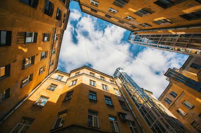 Очень петербургская экскурсия: дворы, парадные + старинная квартира