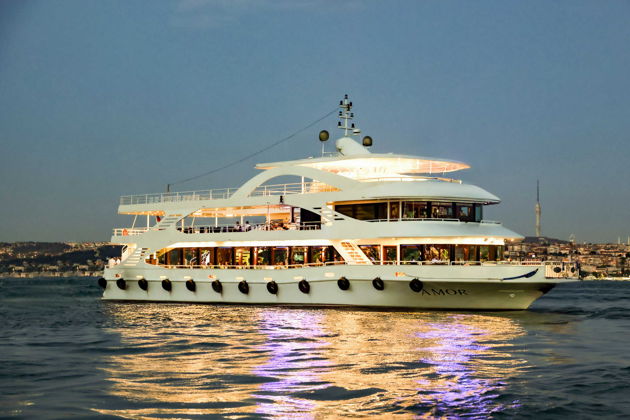 Виды Стамбул: закатный круиз по Босфору с аудиогидом и напитками