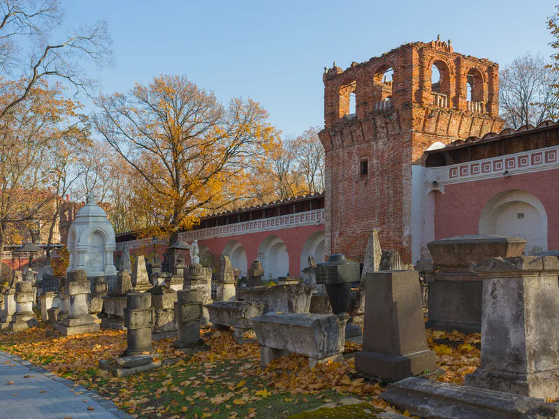 Некрополь Донского монастыря: авторская экскурсия — фото 3, Москва | Покатаем