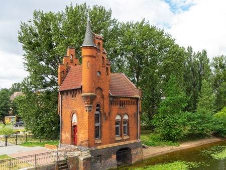 Домик смотрителя Высокого моста