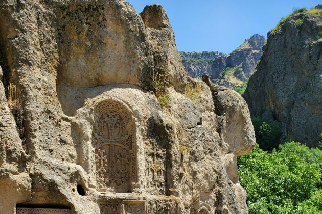 Гарни - Гегард - Арка Чаренца - Симфония камней